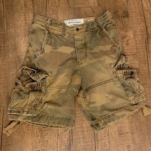 Abercrombie camo cargo shorts Sz. 28